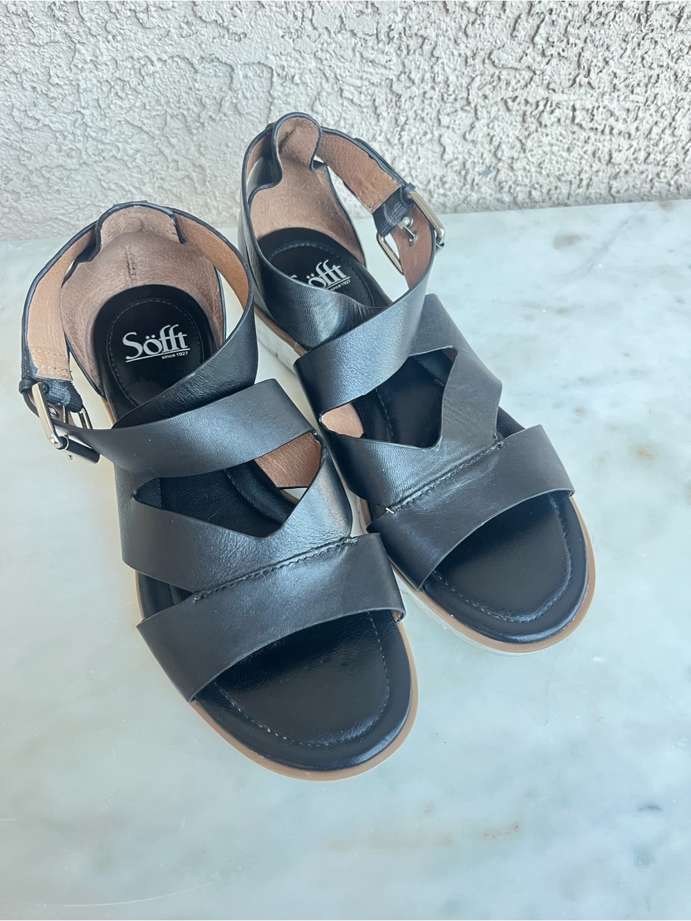 SOFFT black sandals Size 8.5